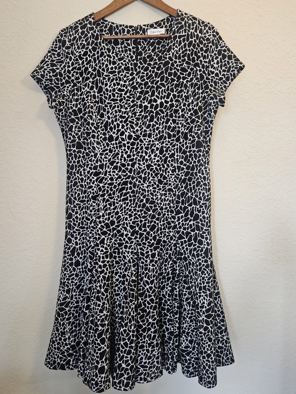 Calvin Klein Midi Skater Dress Womens 14 Black White Animal Print Fit‎ Flare Hem